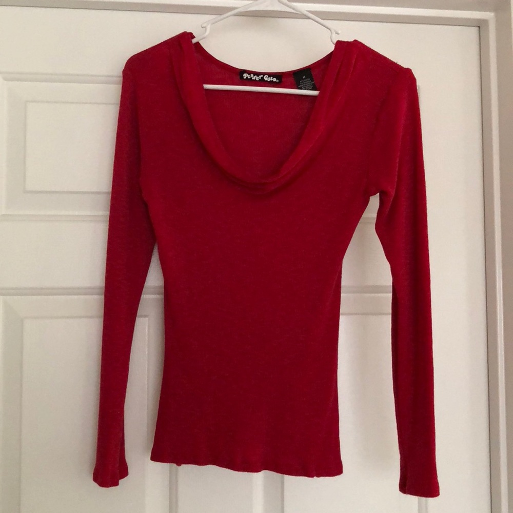 Scoop neck long sleeve