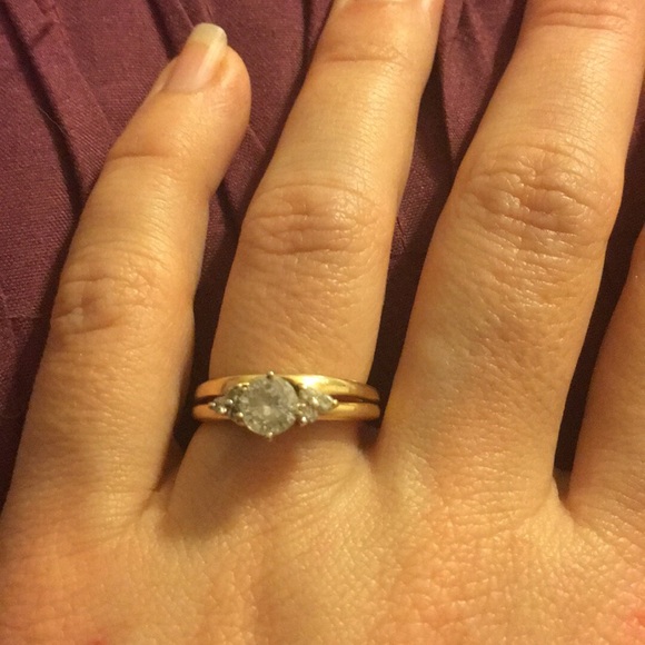 Half Carat diamond ring - Picture 2 of 2