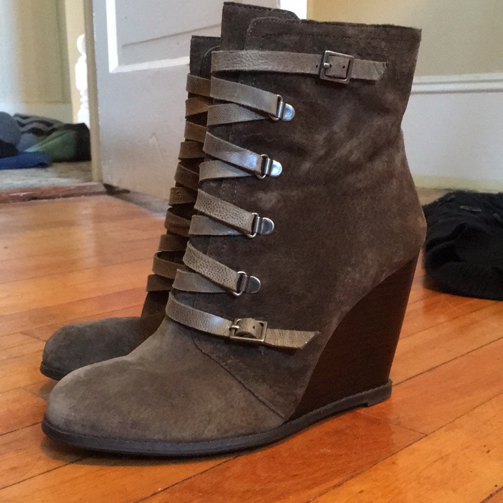 Bcbg wedge bootie