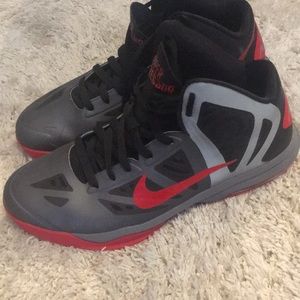 Nike Hyper Aggressor Basketball Shoes size 10