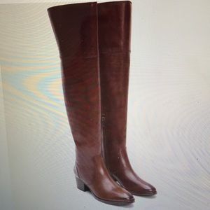 Clara OTK Frye boot size 8 NWT redwood leather