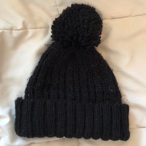 Black Pom Pom hat