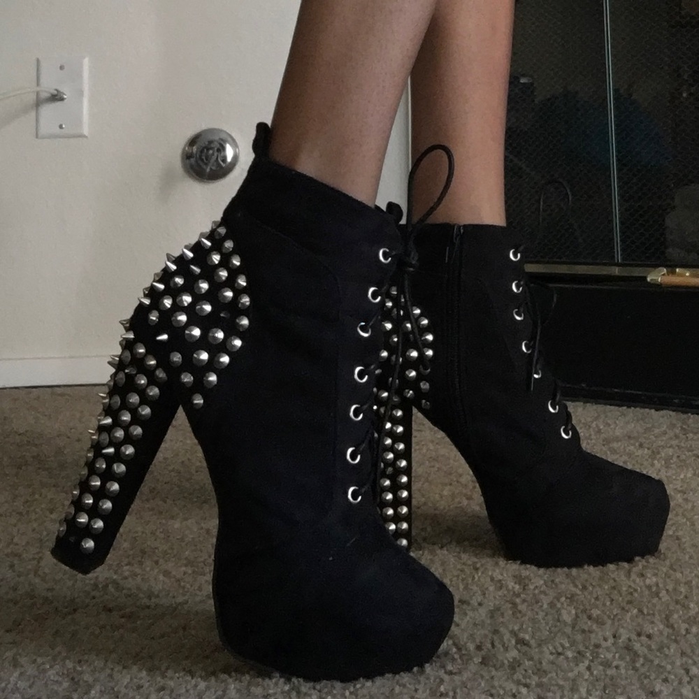 Lace up studded boots