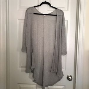Like New! LuLaRoe Gray Woven Lindsay Size S