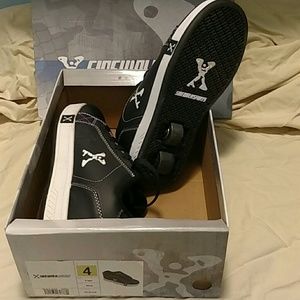 Heelys (like) skate sneaker size 4