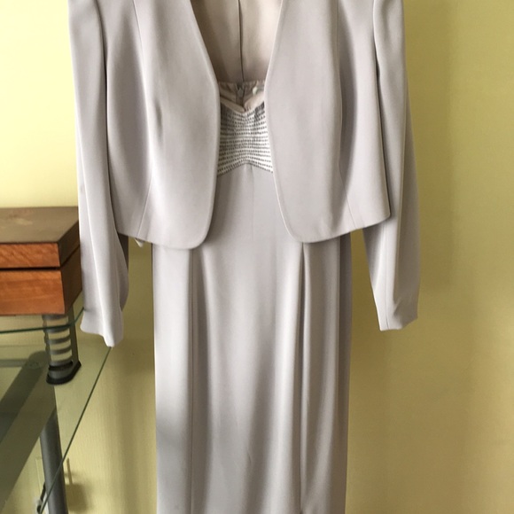 2 pic gown - Picture 2 of 5