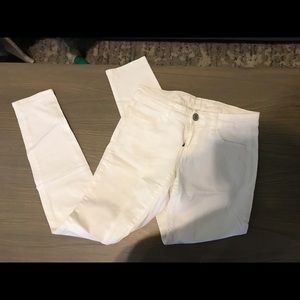 Women’s white leggings