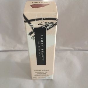 Fenty beauty gloss bomb.