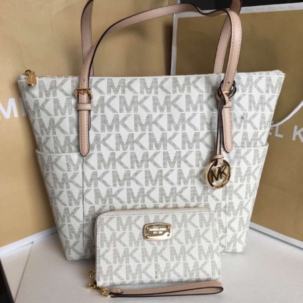 🎄🎁Michael Kors Jet Set Bag and wallet 🎁🎄
