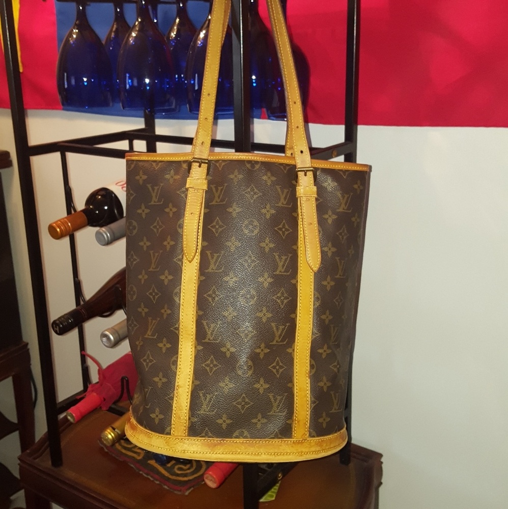 🚫SOLD🚫💯Authentic Louise Vuitton Monogram