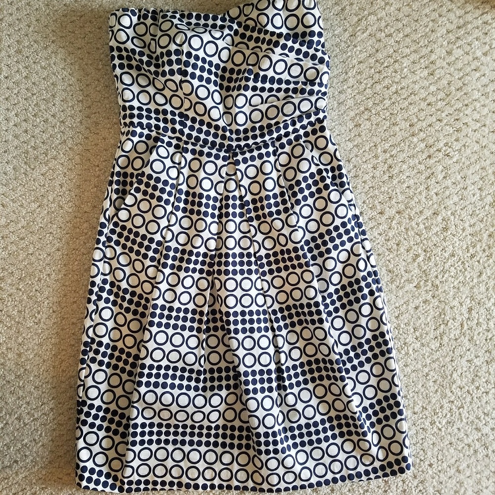 Strapless dress with pockets