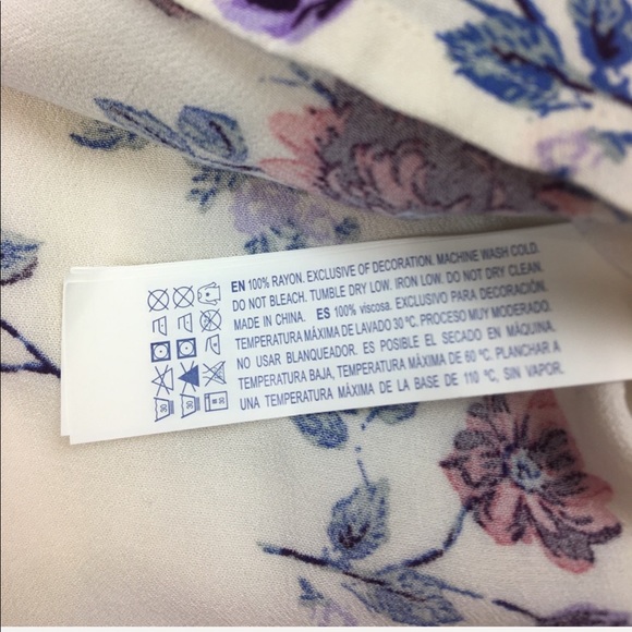 Forever 21 | NWT Bell Sleeve Tassel Keyhole Top S - Picture 5 of 8