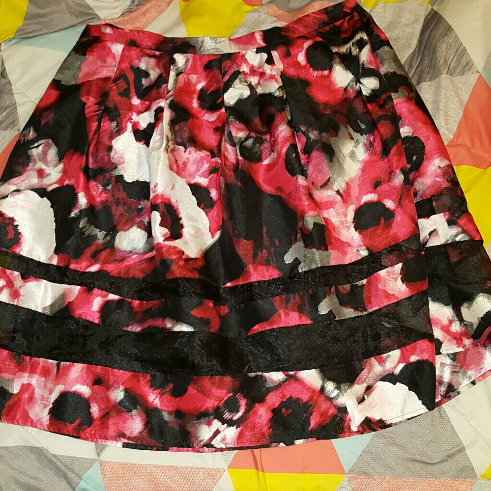 2x relativity skirt knee length