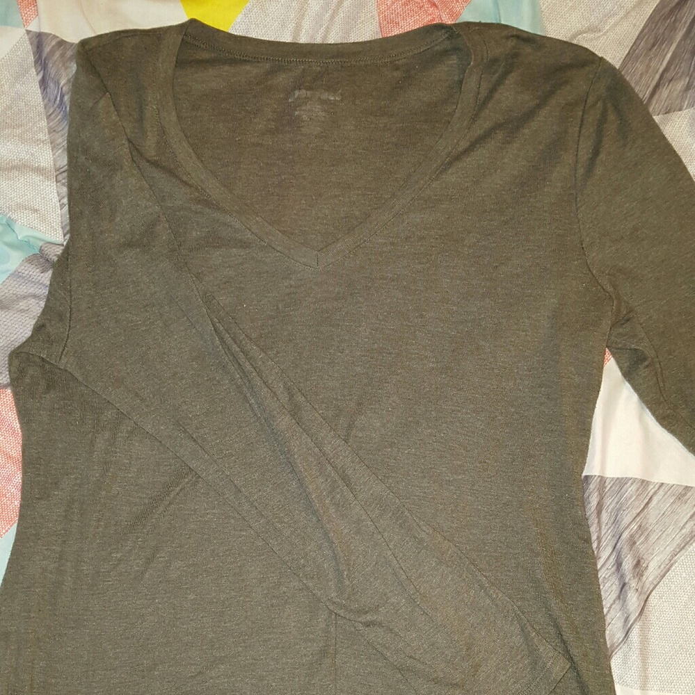 SIZE XL LONG SLEEVE SOLID OLIVE COLOR