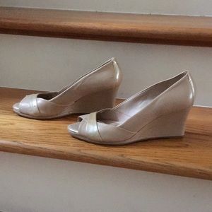 Antonio melani sz 6.5 tan wedges