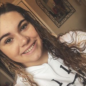 Meet your Posher, Alyssa