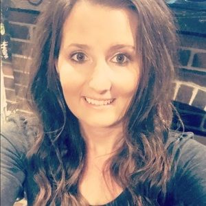 Meet your Posher, Carissa