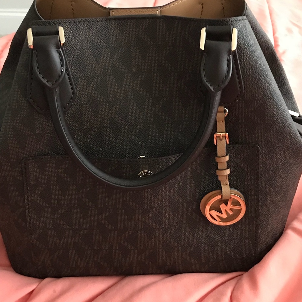 Michael Kors NO LONGER AVAILABLE HAS BEEN SOLD
