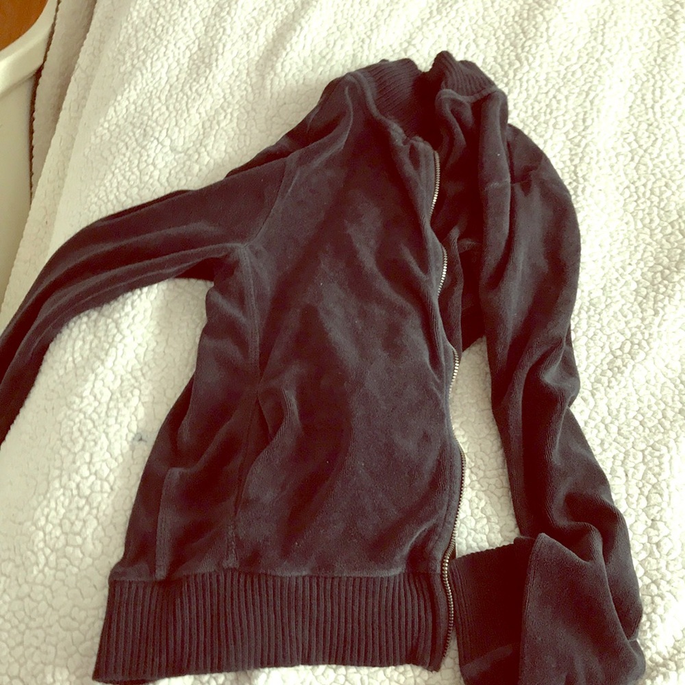 Women’s long sleeve velvet sweater