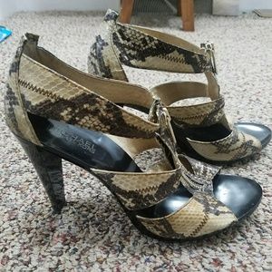MICHAEL KORS snake skin pumps