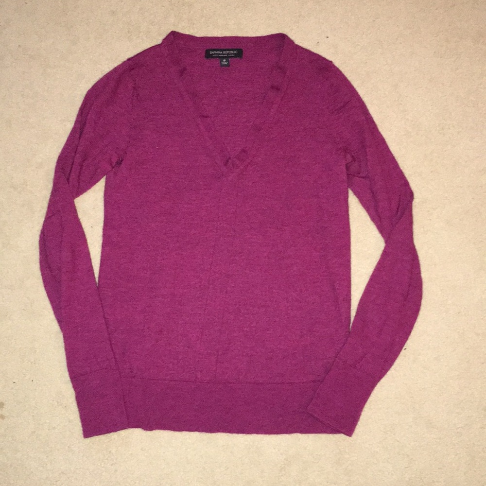 Banana Republic V-neck 100% merino wool sweater