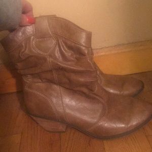 BROWN COWGIRL BOOTS