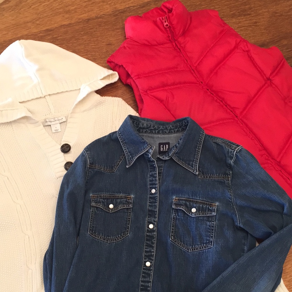 Mixed lot Tops.