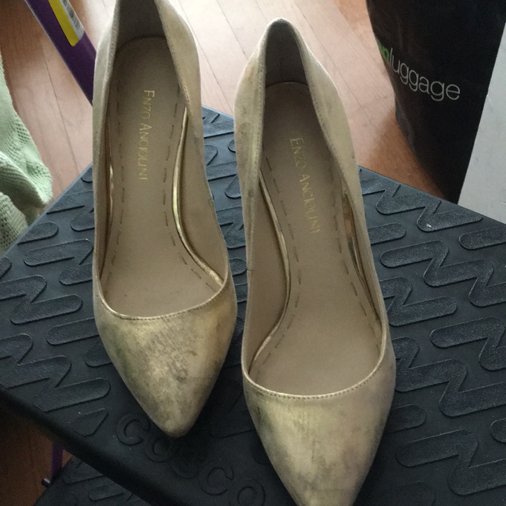 Gold Enzo Angiolini heels