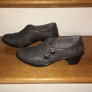 Easy street comfort wave sz 6.5M Gray booties