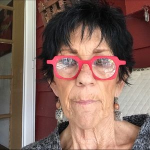 Meet your Posher, Shirley