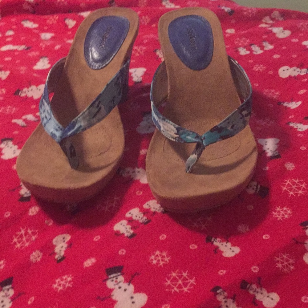 Style & Co flip flops with a wedge