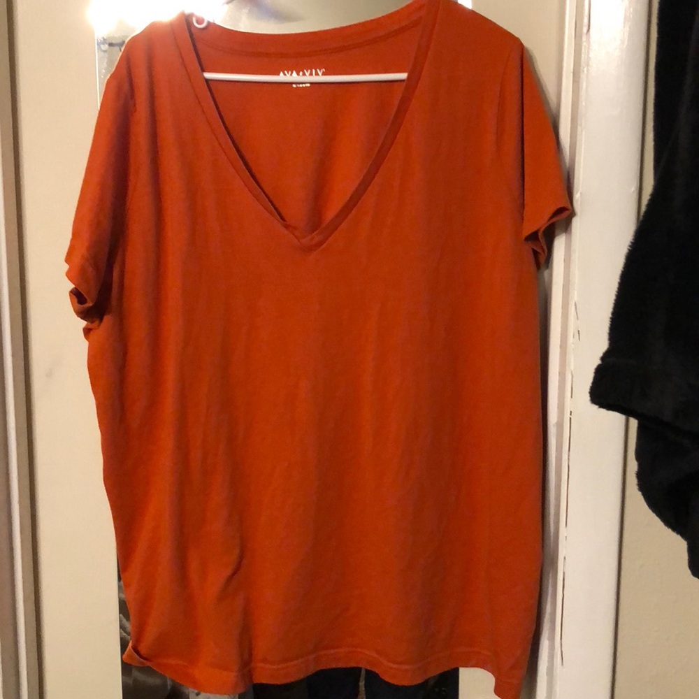 3x v neck tee