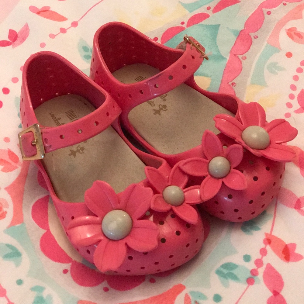 Mini Melissa Size 6