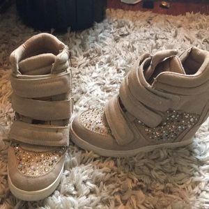 Wedge sneakers