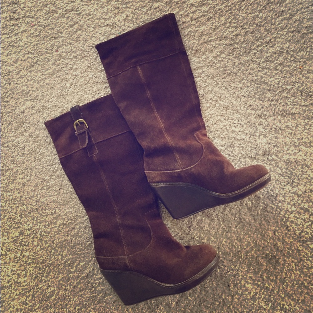 brown suede boots
