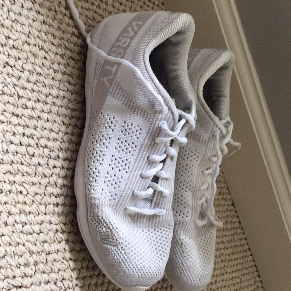varsity cheer shoes size 8.5