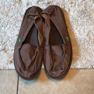 Brown Sanuk size 10
