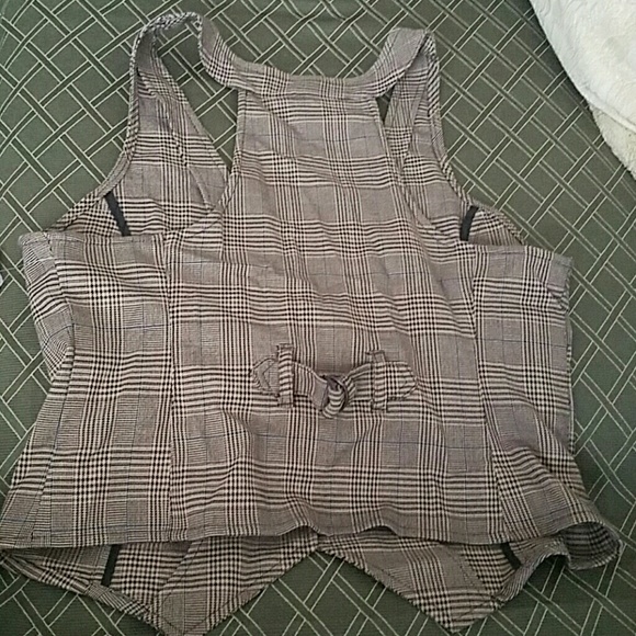Vest - Picture 2 of 2