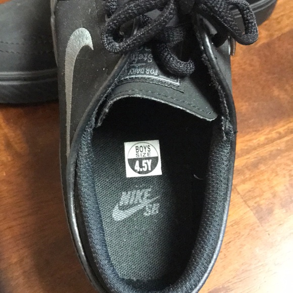 Nike skate sneakers - Picture 2 of 4