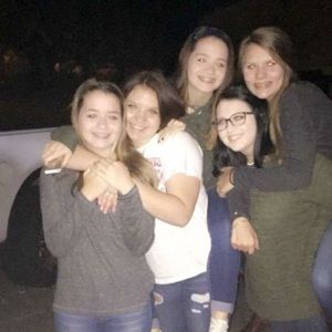 Meet your Posher, Mia