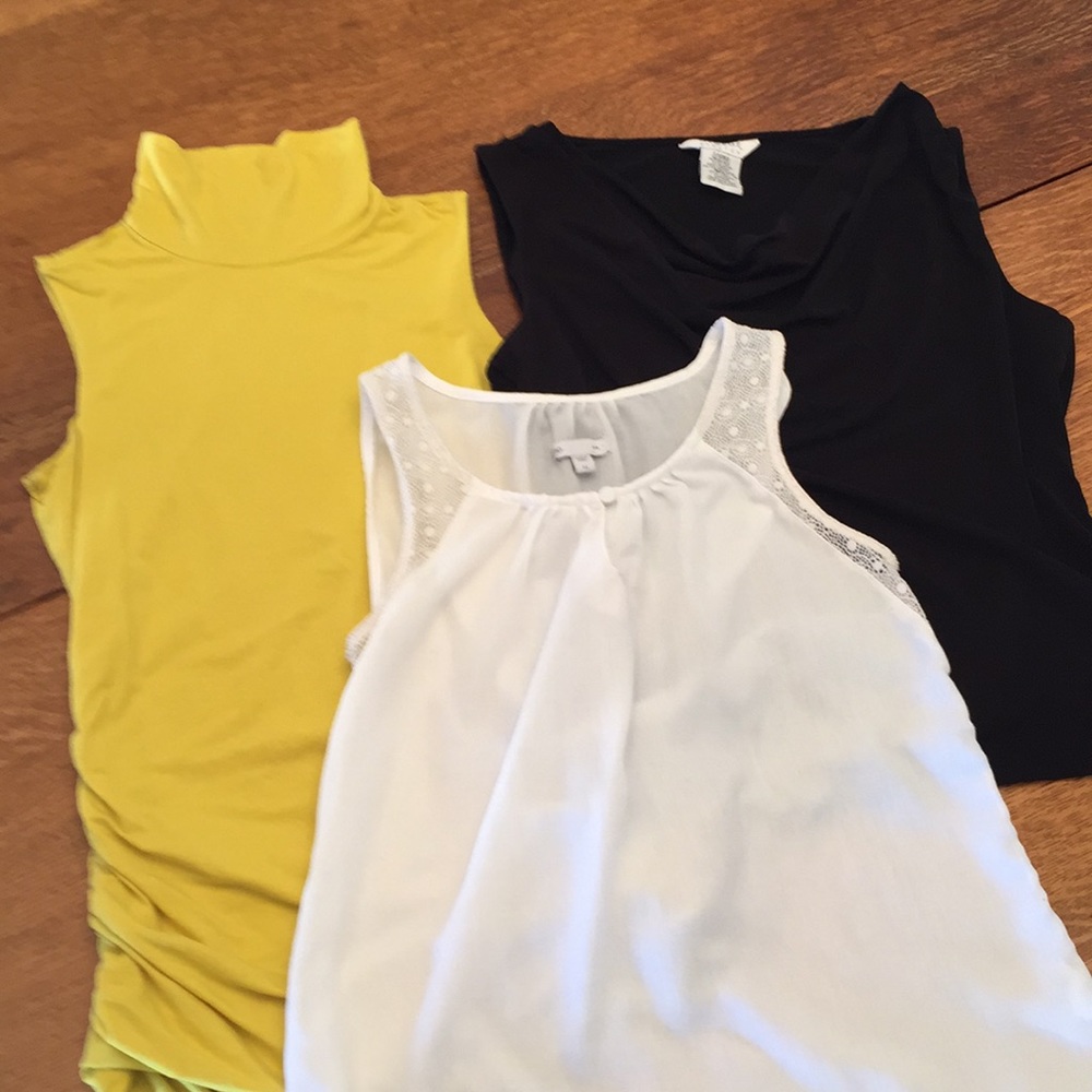 Mixed lot blouses.