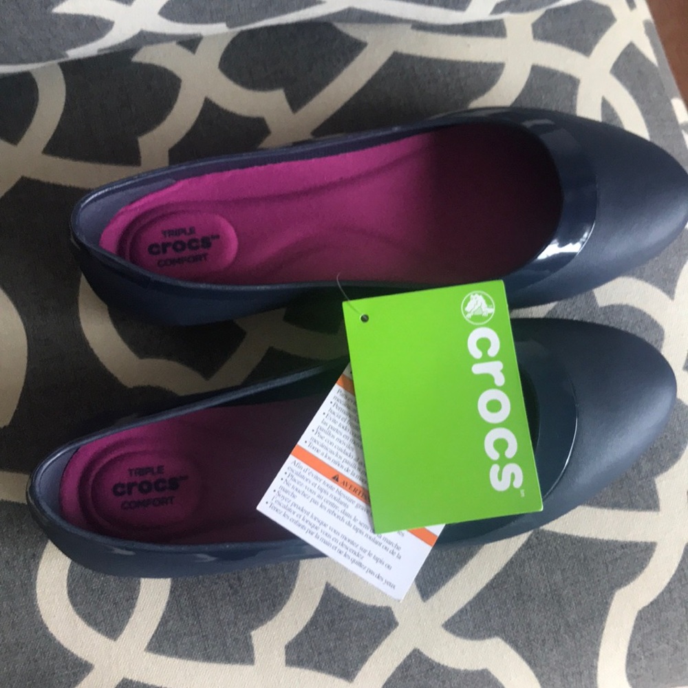 *make an offer* Croc flats