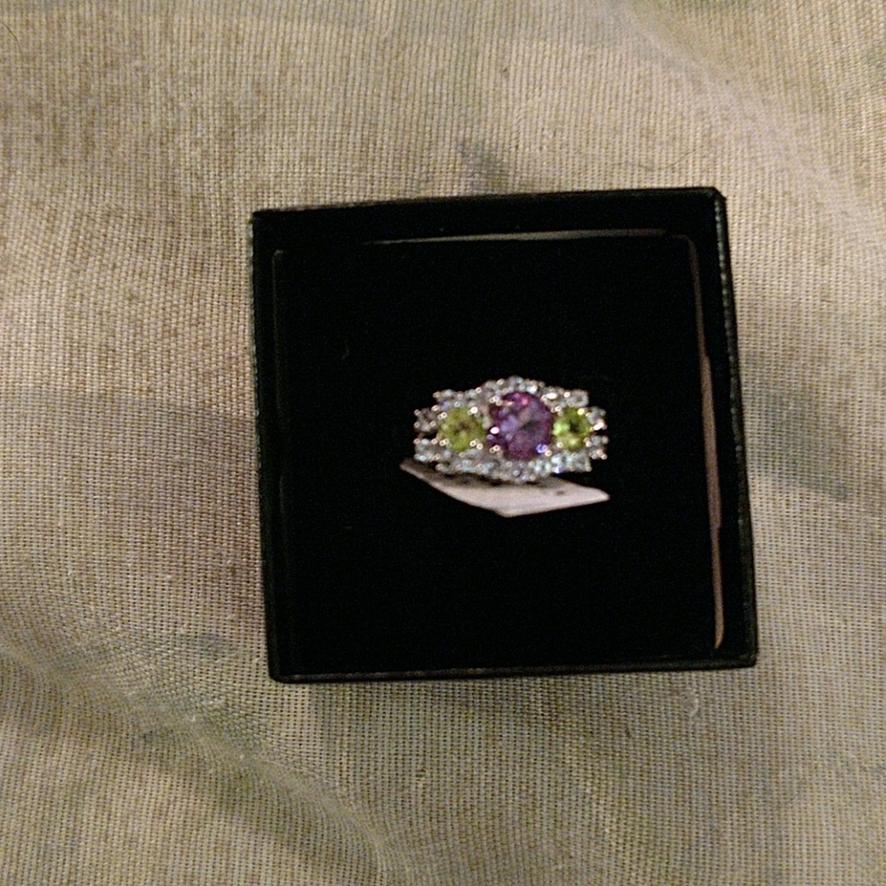 Womens 925 Silver Ring - Picture 2 of 2