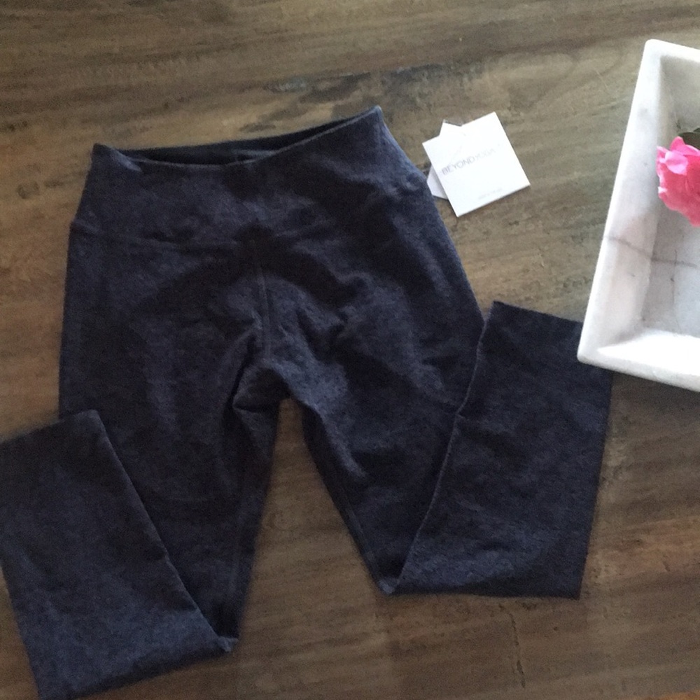 Beyond Yoga capri leggings
