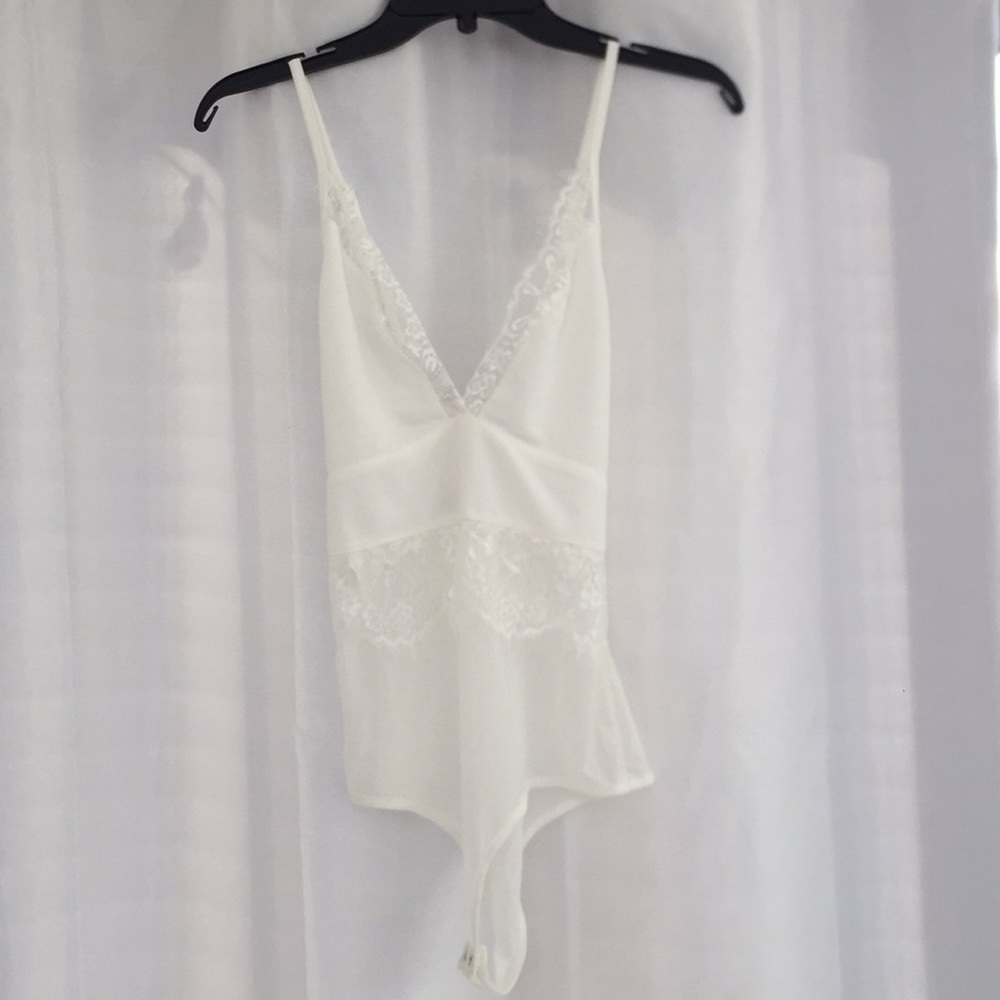 Missguided white Lace bodysuit Size 12