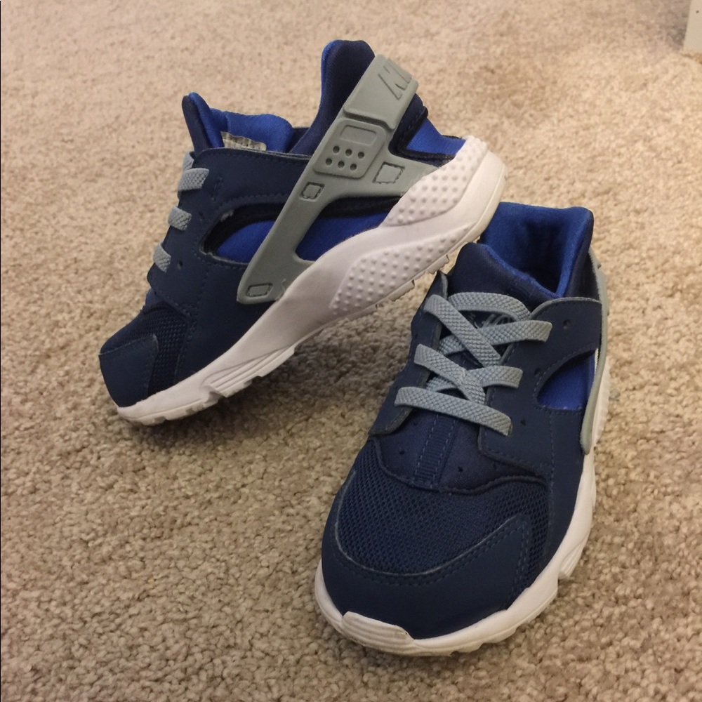 Navy Blue, white and grey huaraches