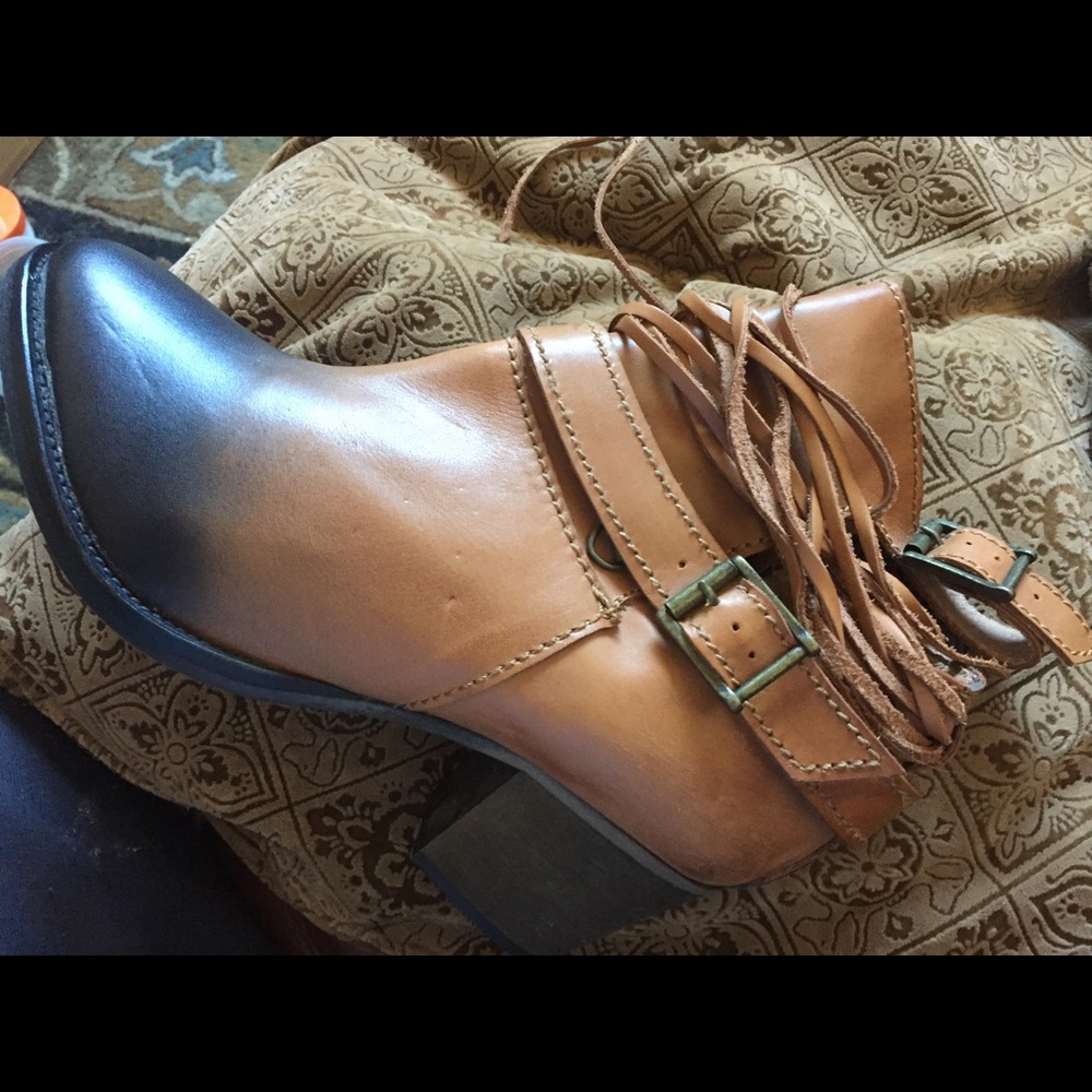 DO NOT BUY!!  RESERVED FOR LISA TO SEE