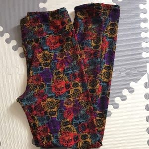 OS Lularoe Owl Leggings. Hardly worn.