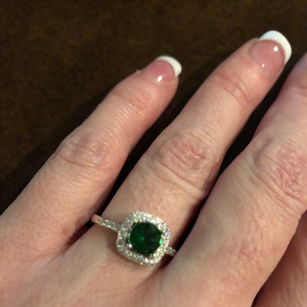 Beautiful emerald Ring.