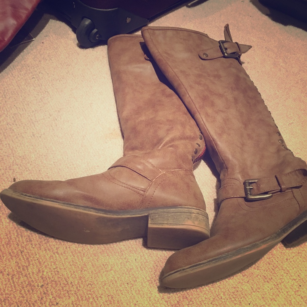 Brown boots